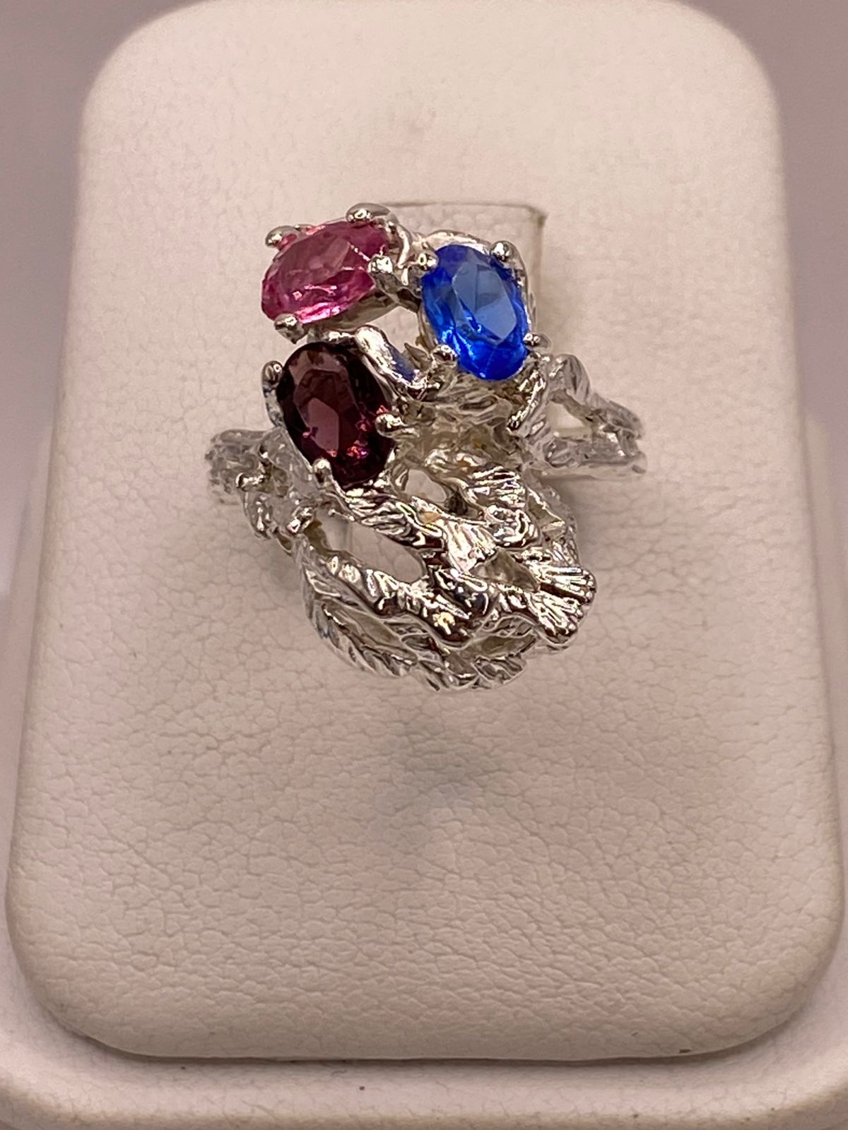 Anillo Escultural en Plata Ley 925 con Zirconias Multicolor