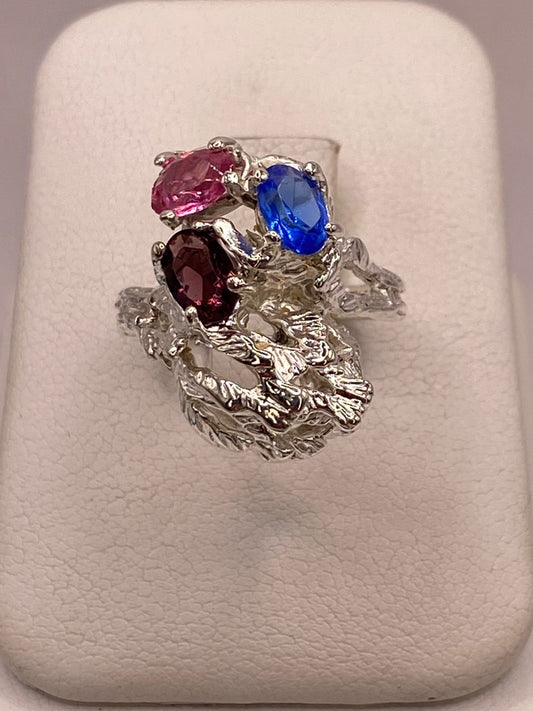 Anillo Escultural en Plata Ley 925 con Zirconias Multicolor, vista frontal