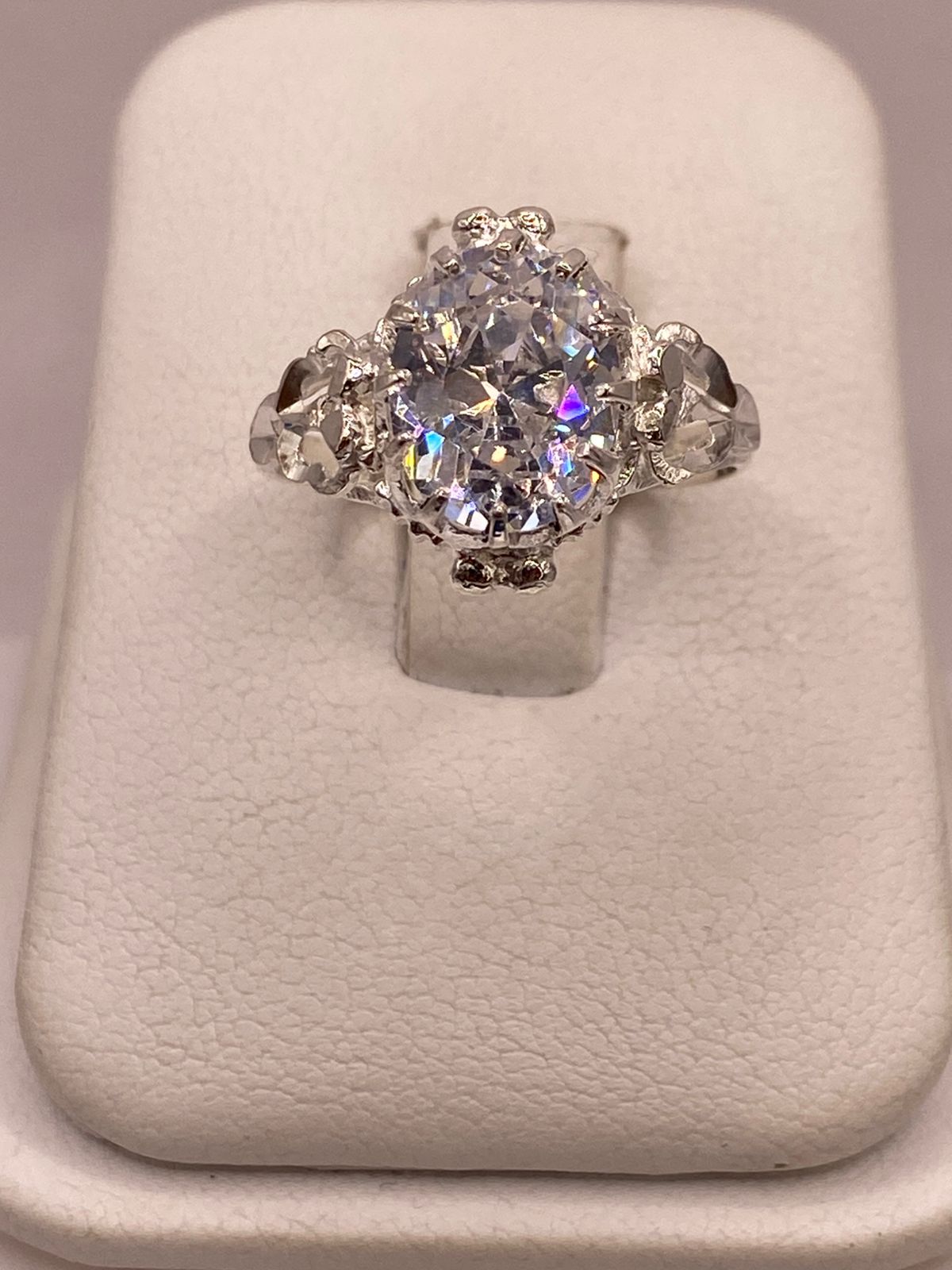 ANILLO ESTILO PRINCESA EN PLATA LEY 925 CON ZIRCONIA 💍👑