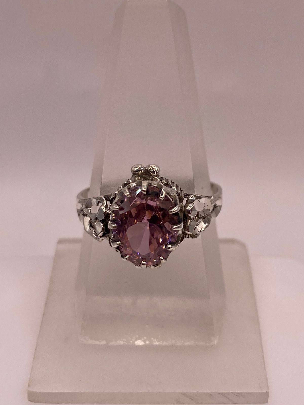 Anillo Estilo Princesa con Zirconia Rosa en Plata Ley .925