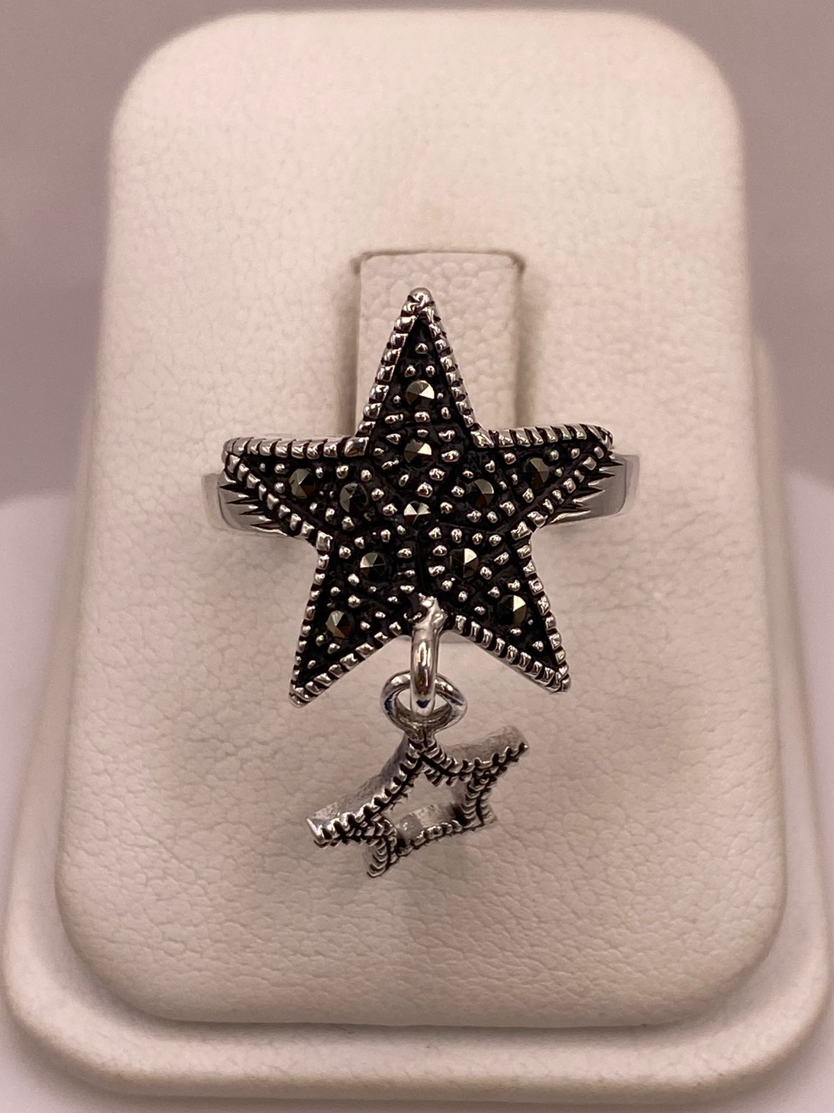 ⭐ Anillo Estrella con Marquesitas en Plata Ley 925 en báscula mostrando peso