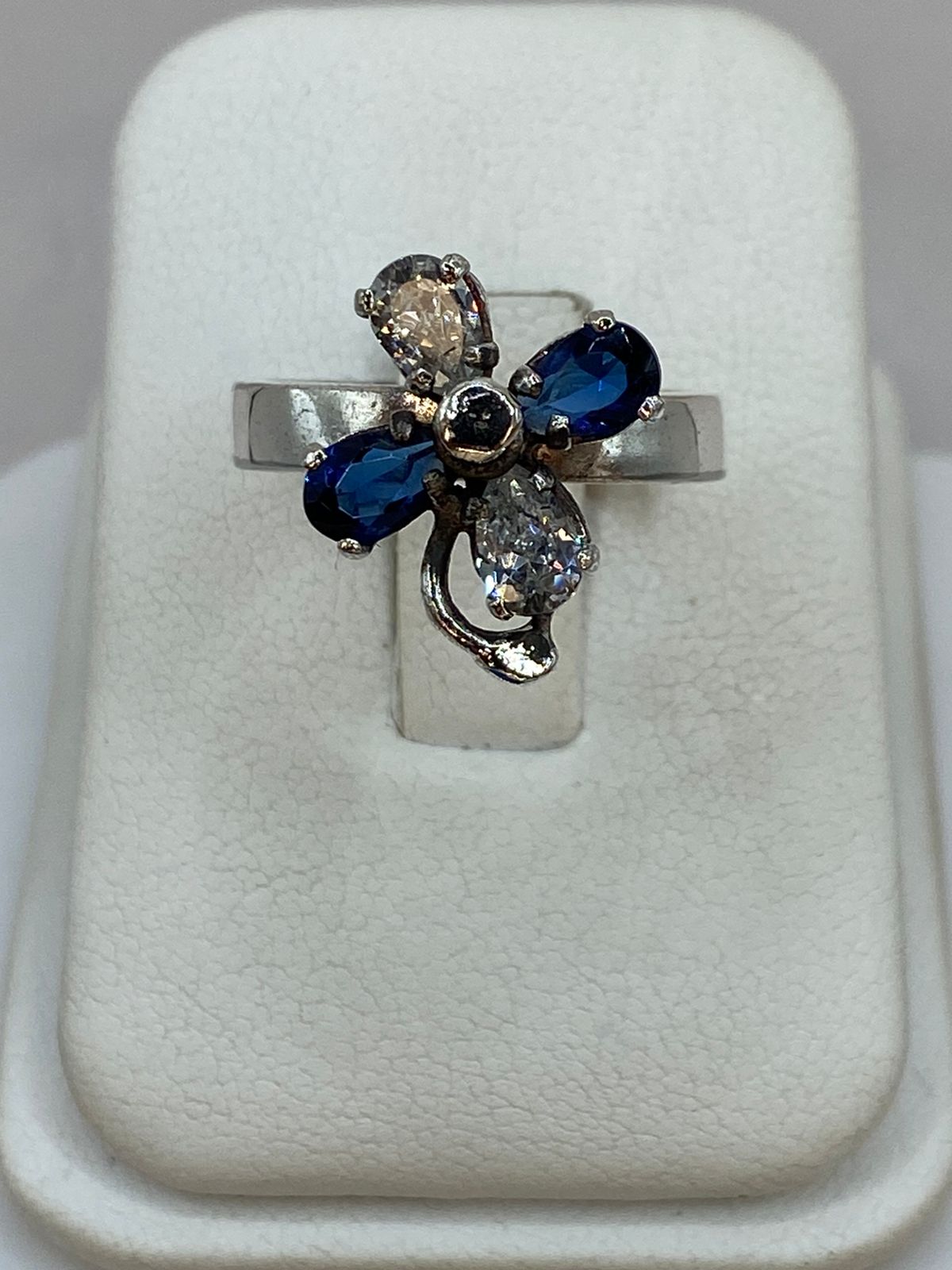 Anillo con Flor Giratoria en Plata 925