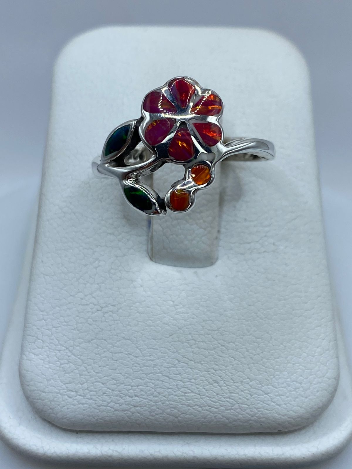 Anillo Flor de Plata Ley 925 con Ópalo de Fuego y Zirconia