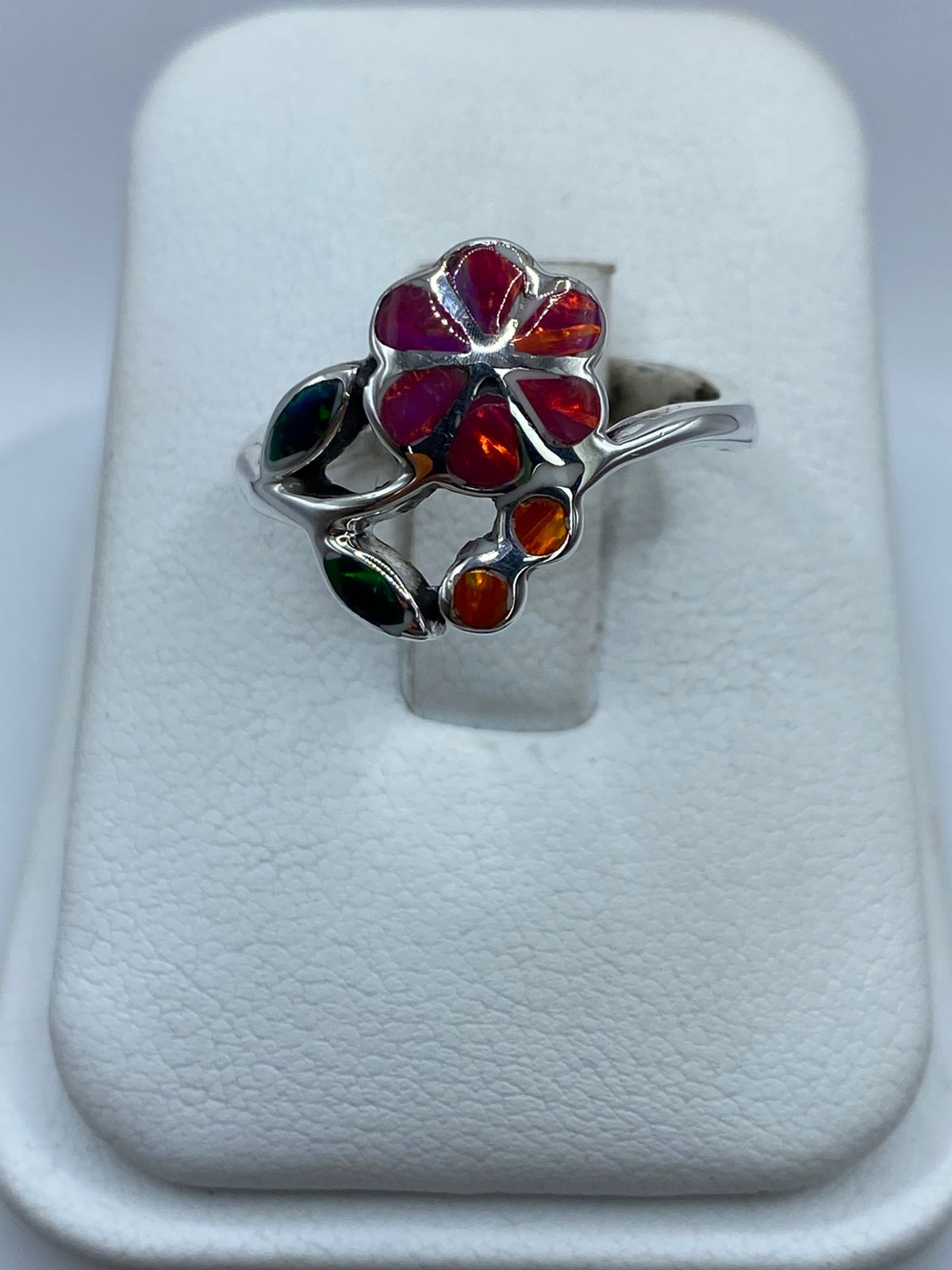 Anillo Flor de Plata Ley 925 con Ópalo de Fuego y Zirconia