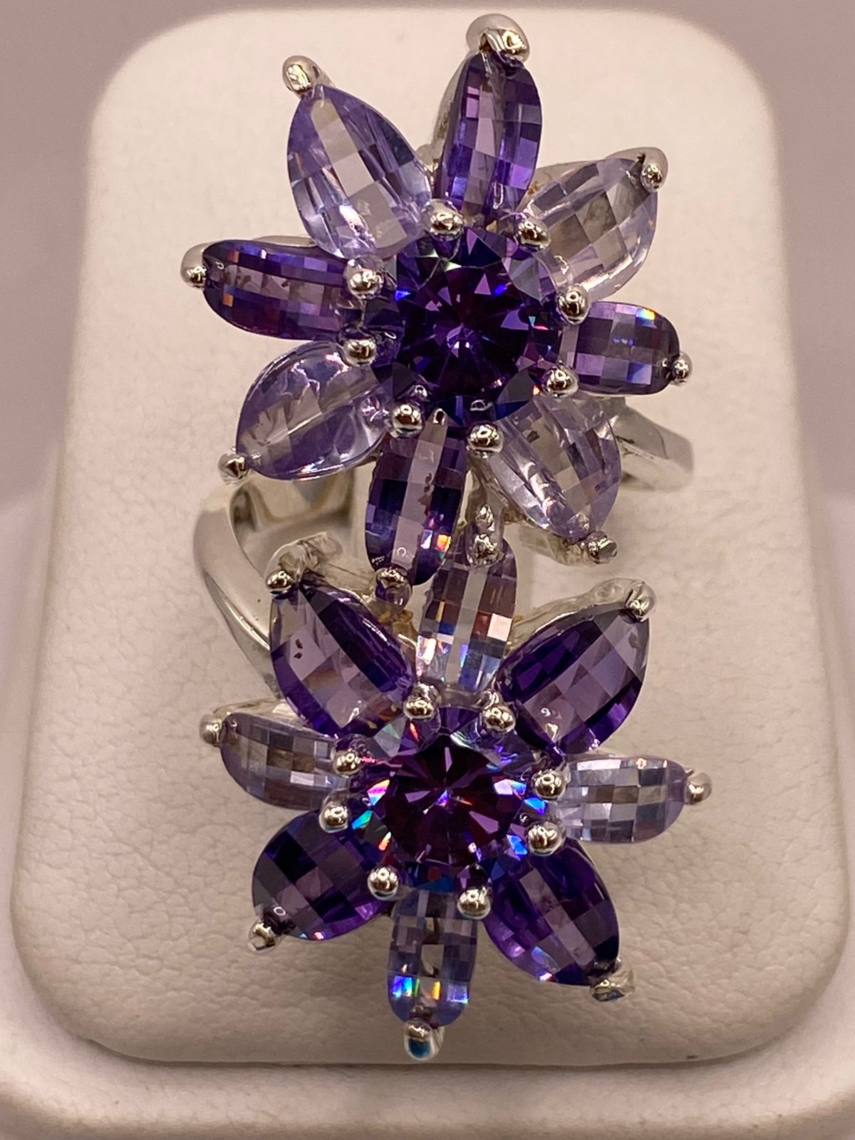 Anillo Floral Doble con Zirconias Moradas en Plata Ley 925