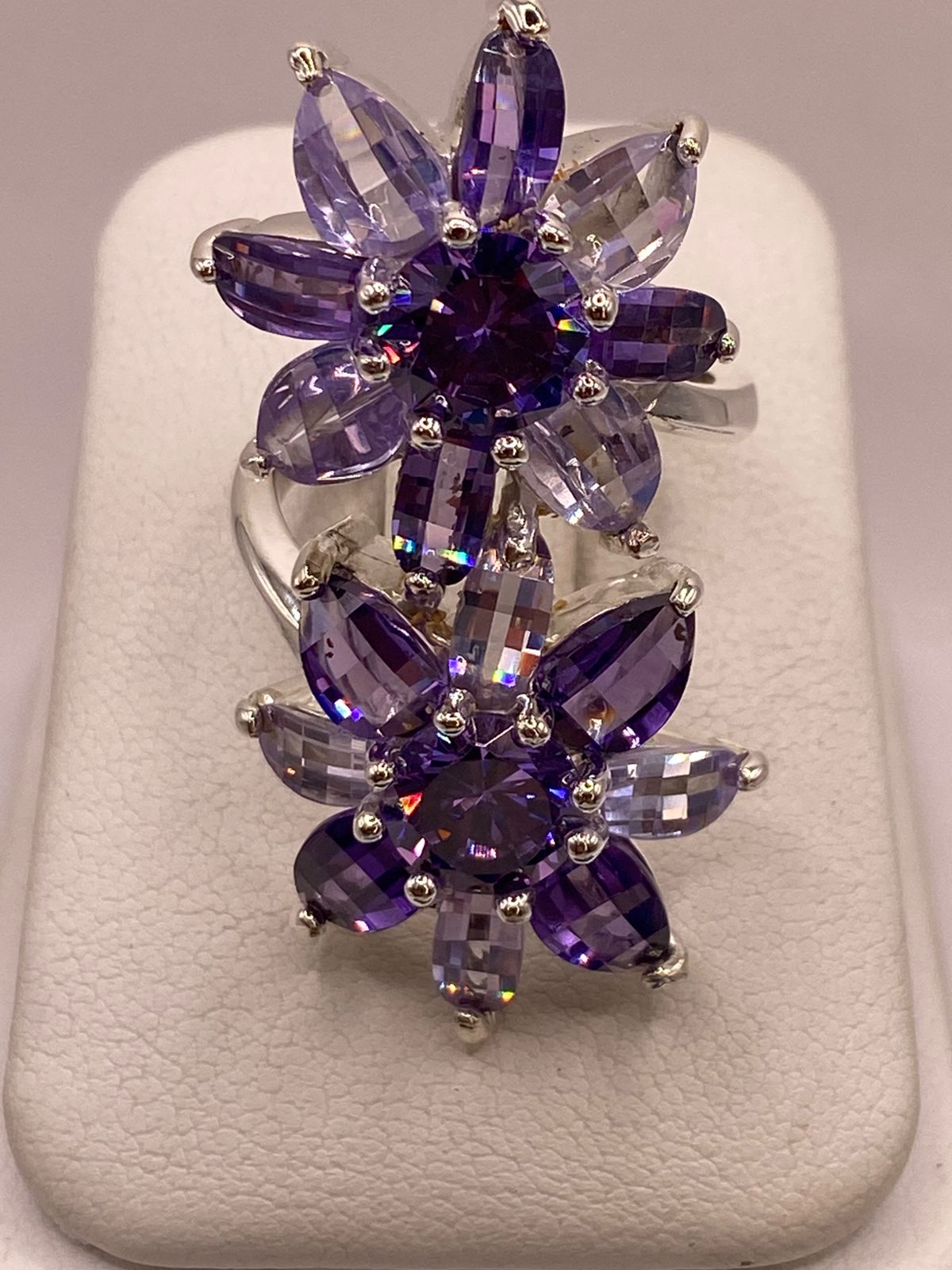 Anillo Floral Doble con Zirconias Moradas en Plata Ley 925