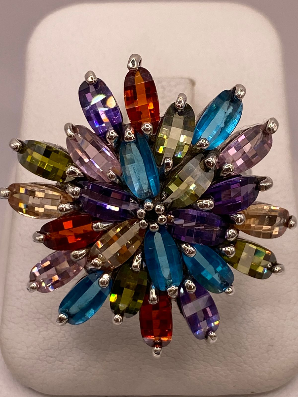 Anillo Floral Multicolor con Zirconias en Plata Ley 925