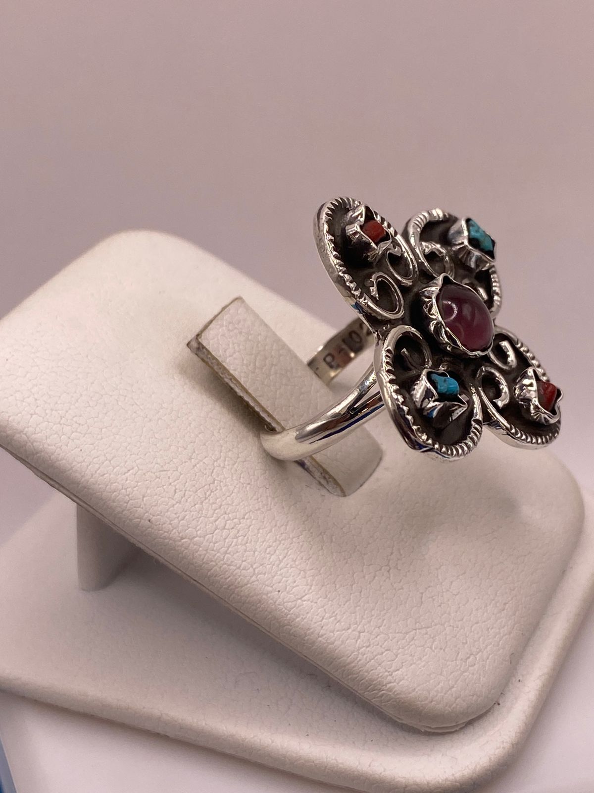 ANILLO FLORAL DE PLATA LEY 925 CON AMATISTA, JASPE Y TURQUESA