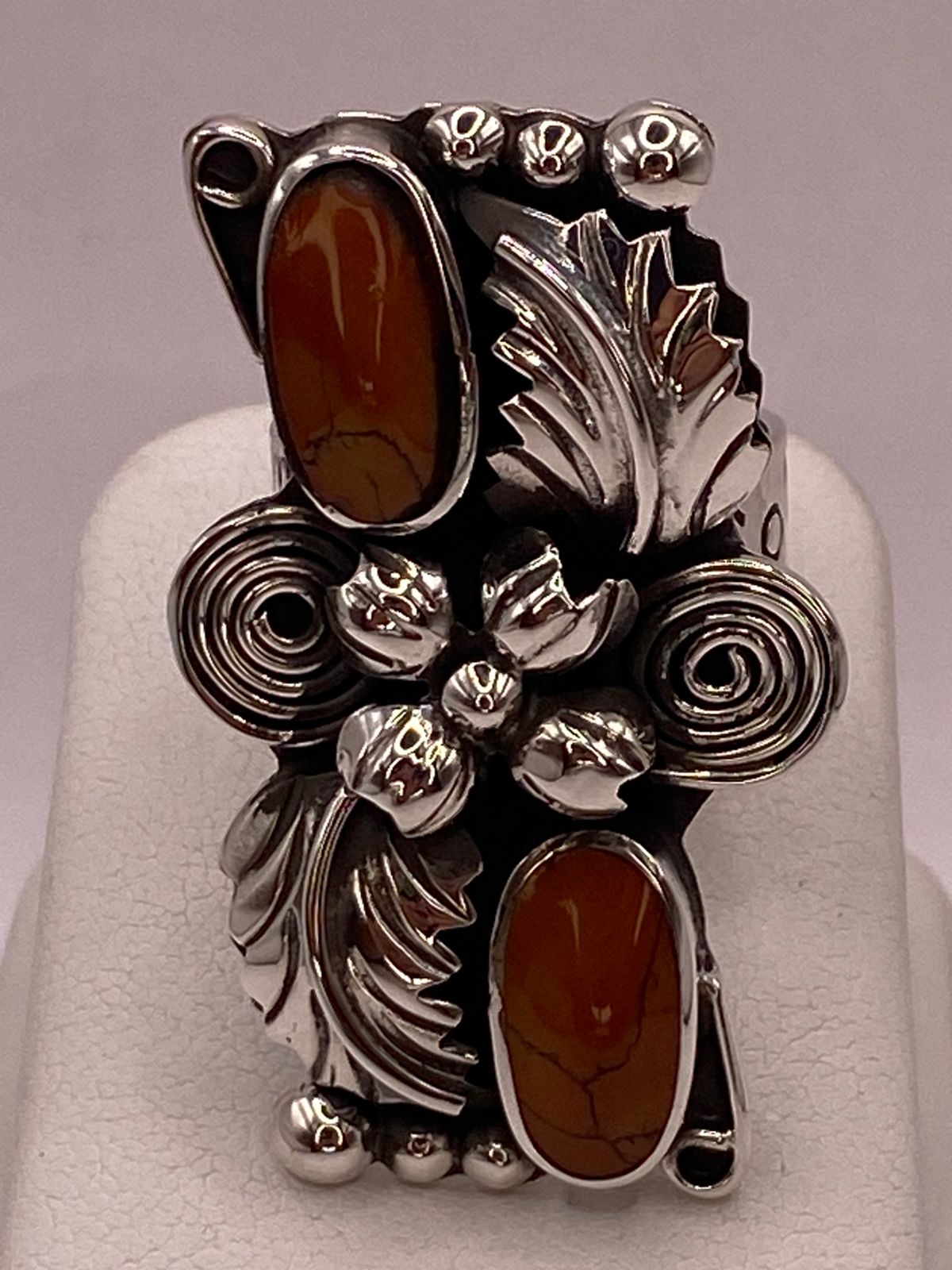 Anillo Floral de Plata Ley 925 con Cornalina