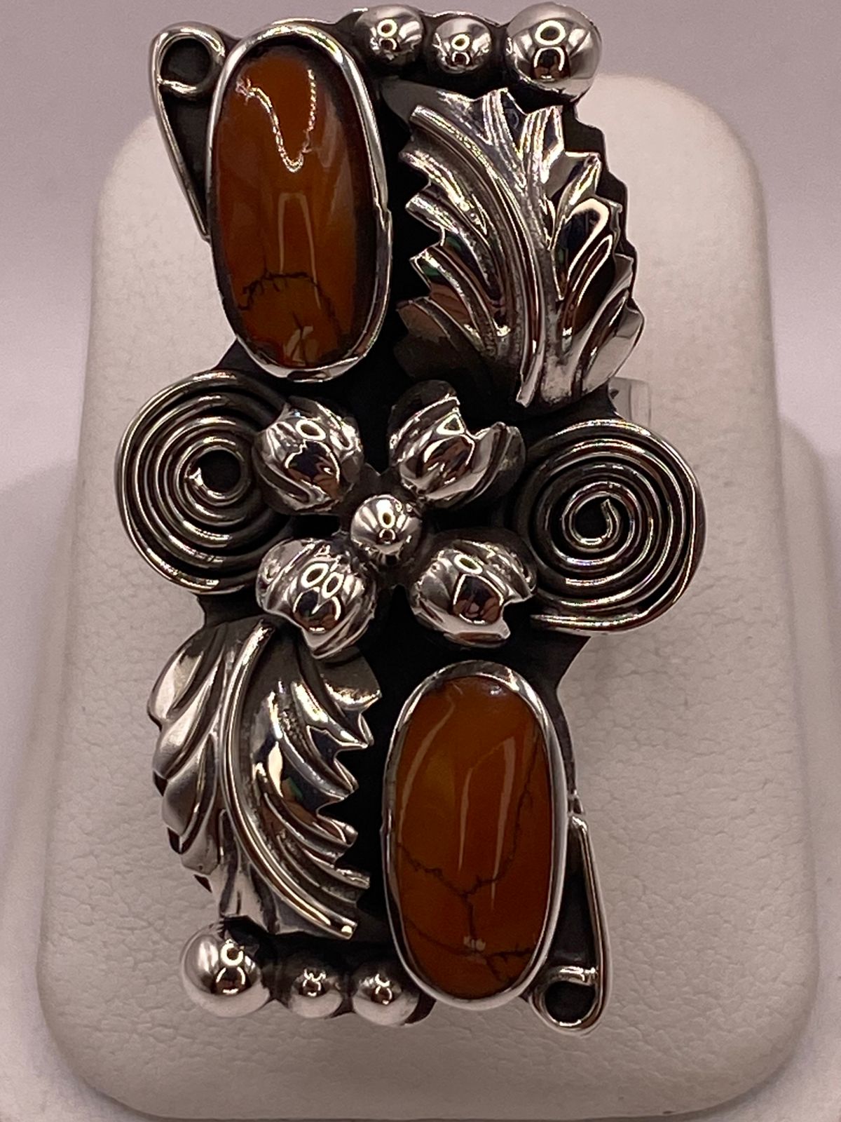 Anillo Floral de Plata Ley 925 con Cornalina