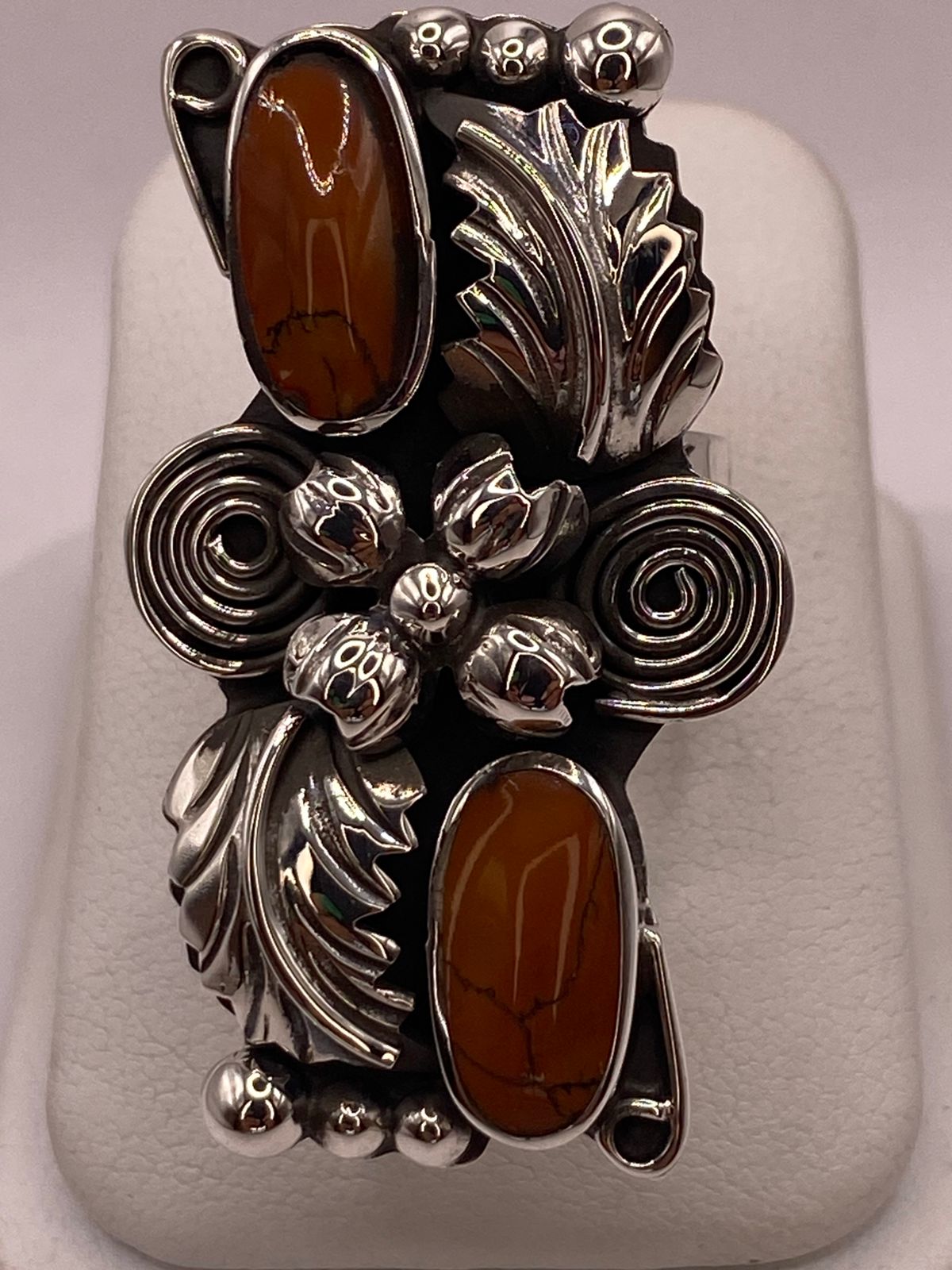 Anillo Floral de Plata Ley 925 con Cornalina