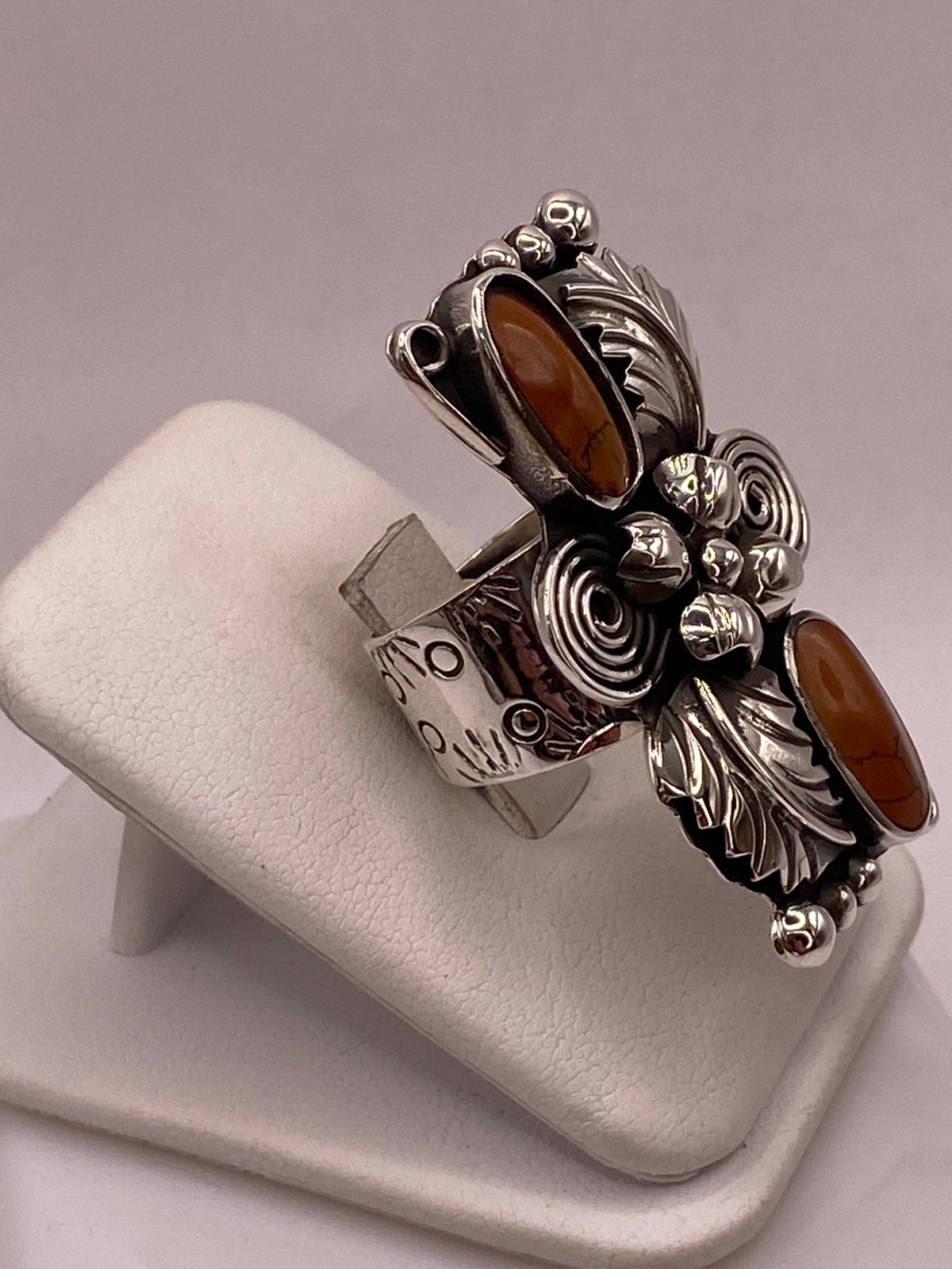 Anillo Floral de Plata Ley 925 con Cornalina