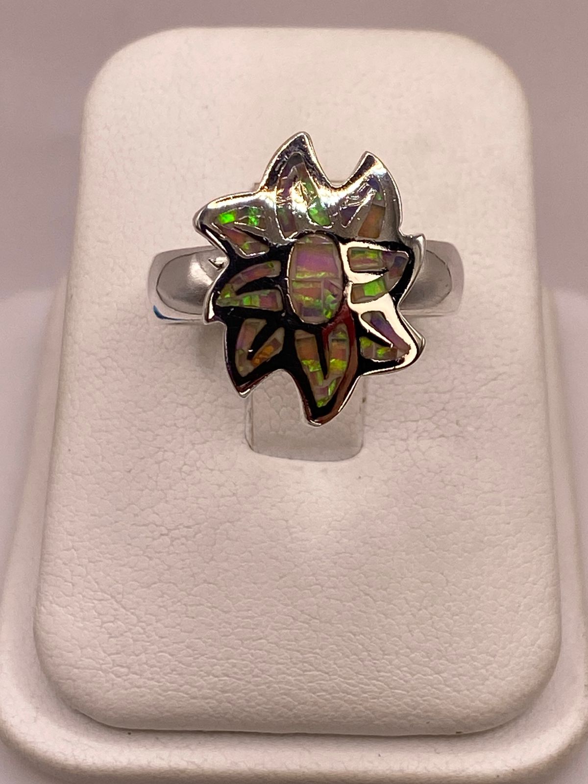 Anillo Floral de Plata Ley 925 con Ópalo de Fuego Rosa