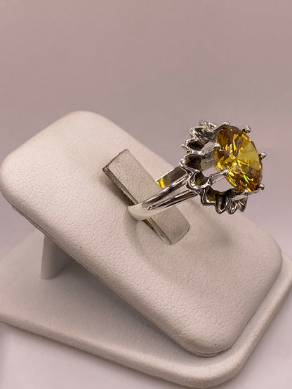 Anillo Floral de Plata Ley 925 con Zirconia