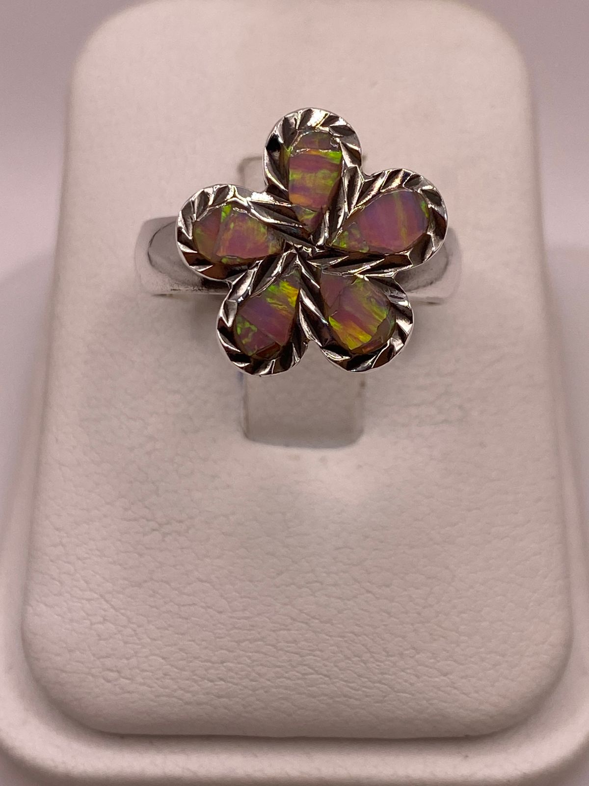Anillo Floral de Plata Ley 950 con Ópalo de Fuego Rosa Pastel