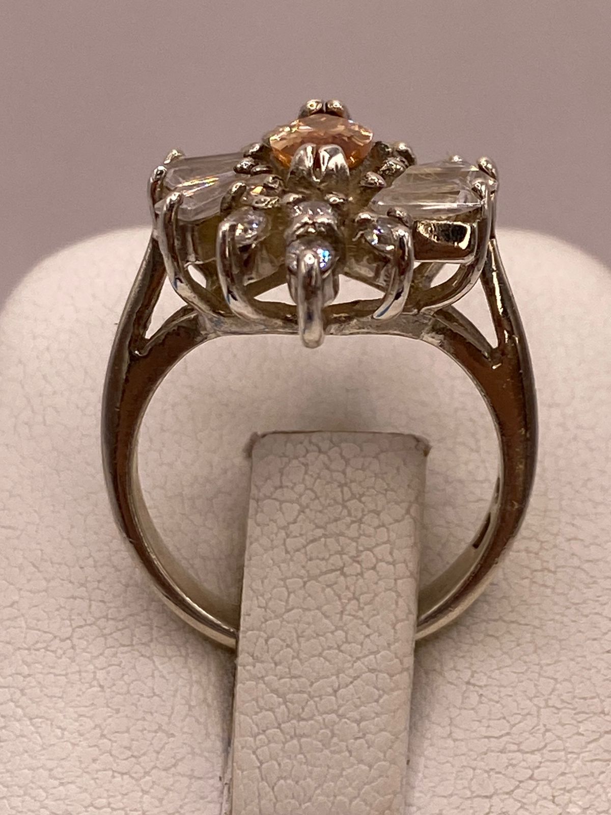 Anillo Floral de Plata 925 con Zirconia Citrino y Zirconias Blancas