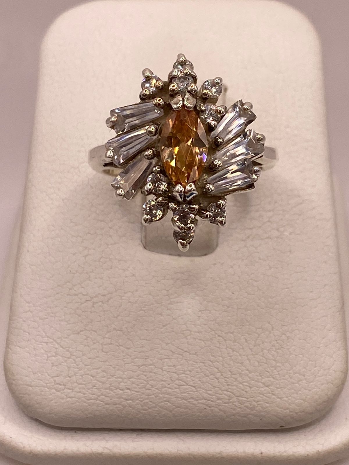 Anillo Floral de Plata 925 con Zirconia Citrino y Zirconias Blancas