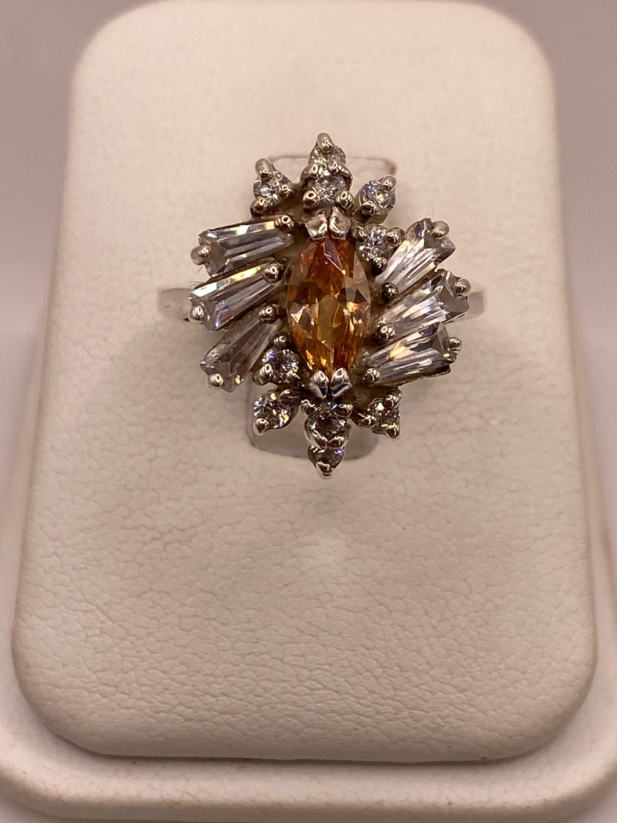 Anillo Floral de Plata 925 con Zirconia Citrino y Zirconias Blancas