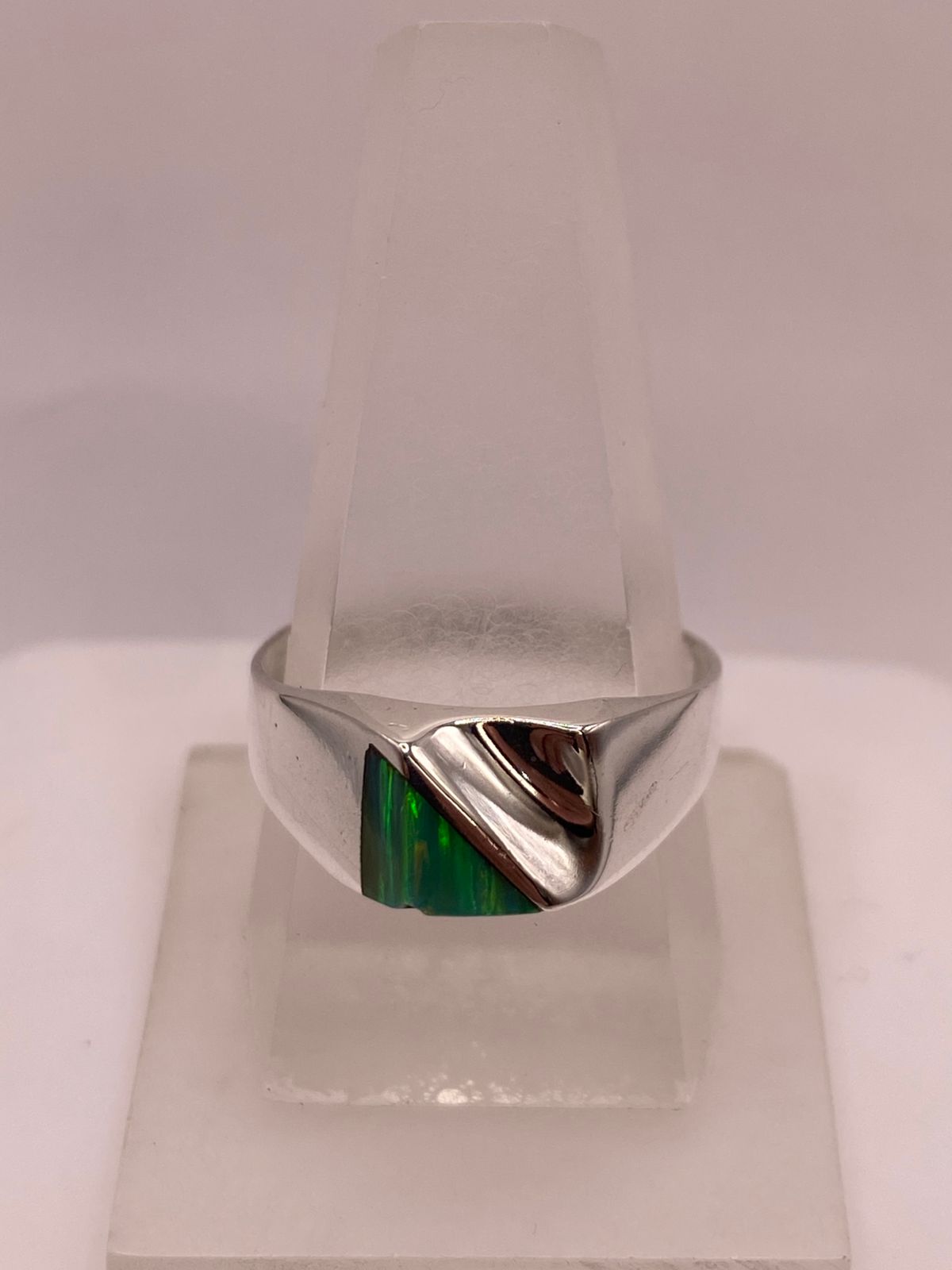 Anillo Geométrico de Plata Ley 925 con Ópalo de Fuego