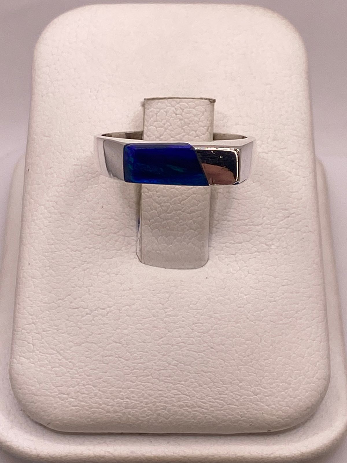 Anillo Geométrico de Plata Ley 950 con Ópalo Azul