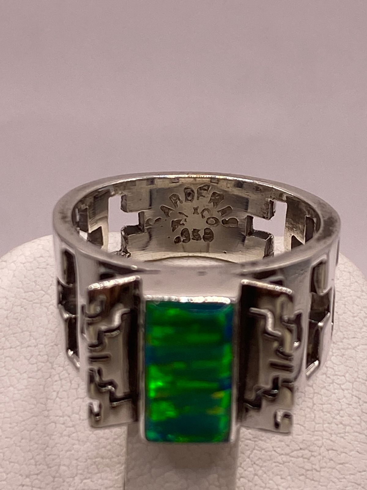 Anillo Greca Calada con Ópalo Azul y Verde en Plata Ley 950