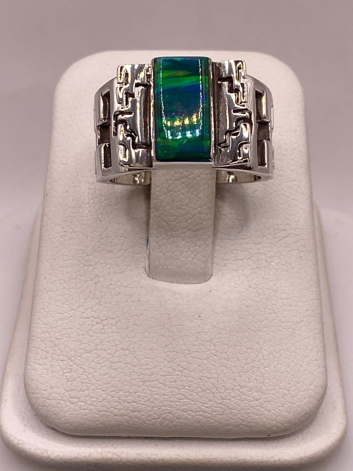 Anillo Greca Calada con Ópalo Azul y Verde en Plata Ley 950