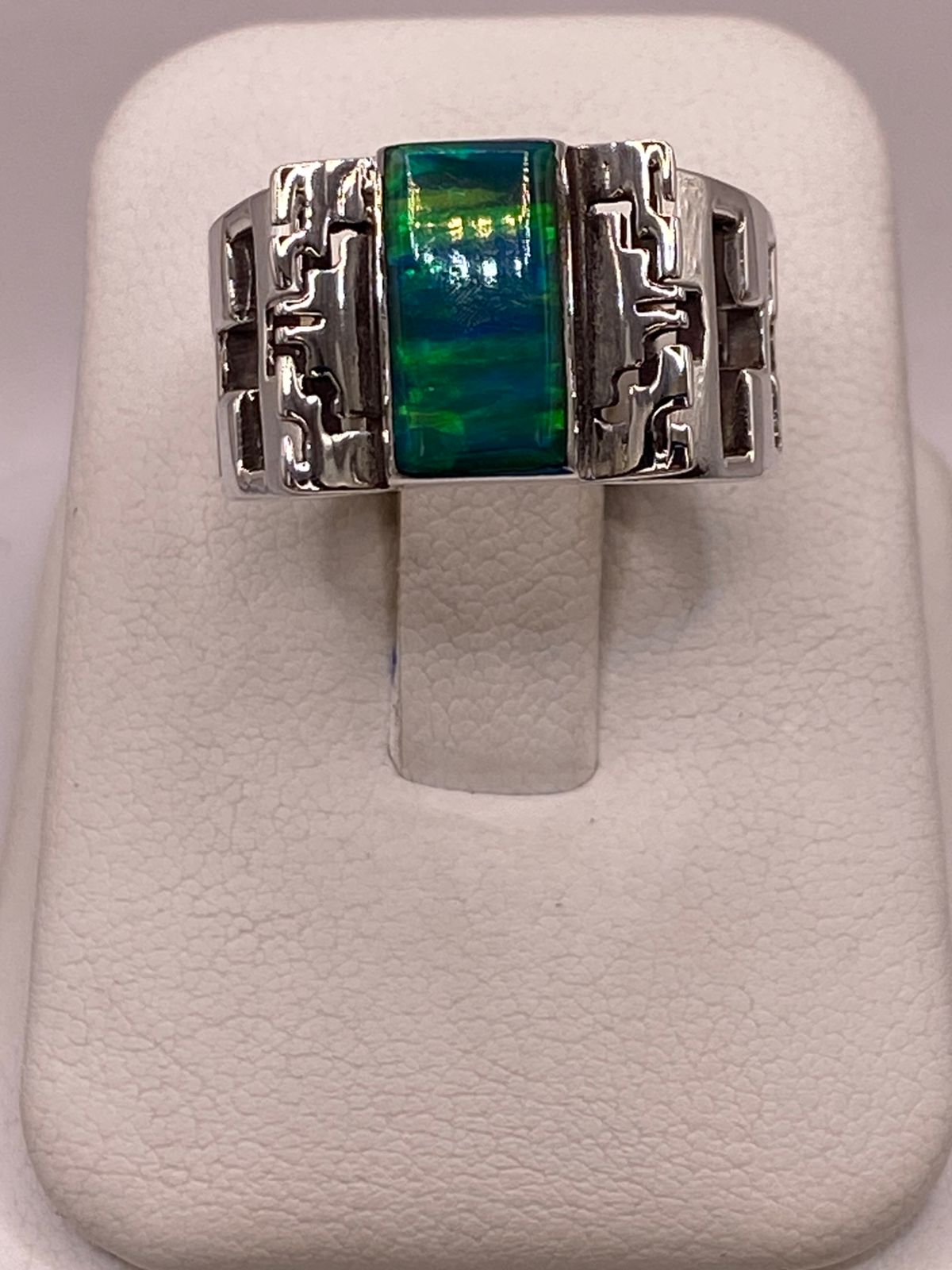 Anillo Greca Calada con Ópalo Azul y Verde en Plata Ley 950
