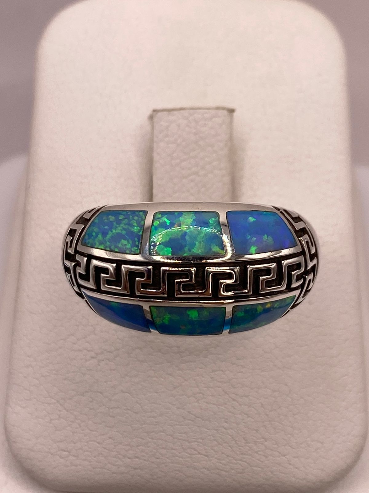 ANILLO GRECA DE PLATA LEY 950 CON ÓPALO DE FUEGO AZUL CIELO