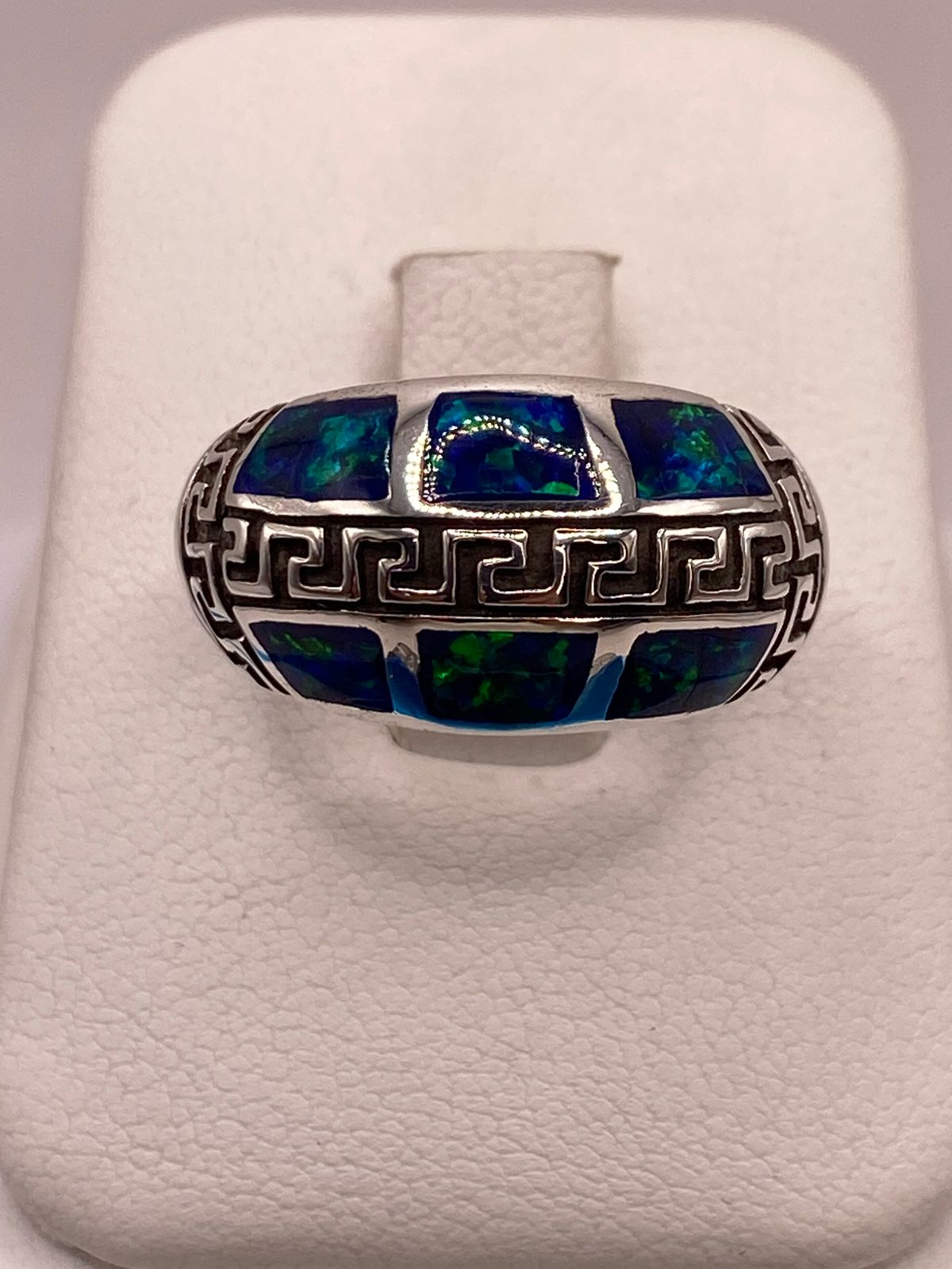 ANILLO GRECA DE PLATA LEY 950 CON ÓPALO DE FUEGO AZUL MARINO