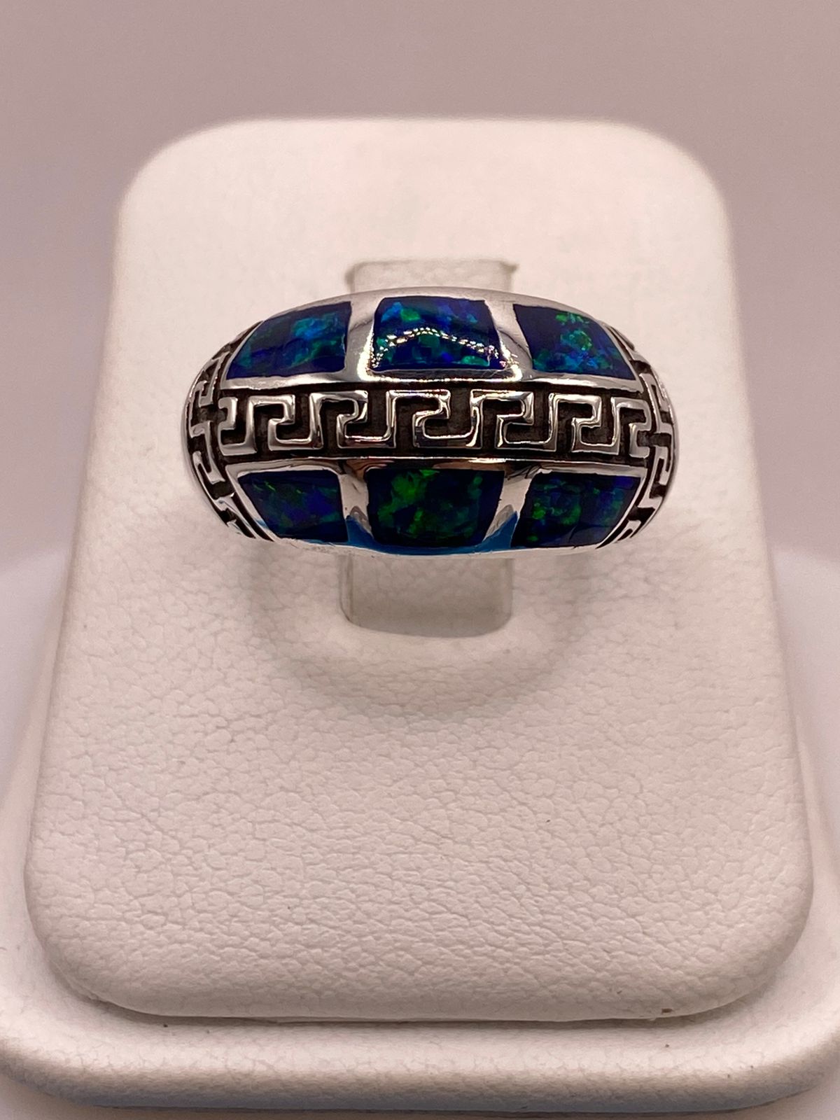 ANILLO GRECA DE PLATA LEY 950 CON ÓPALO DE FUEGO AZUL MARINO