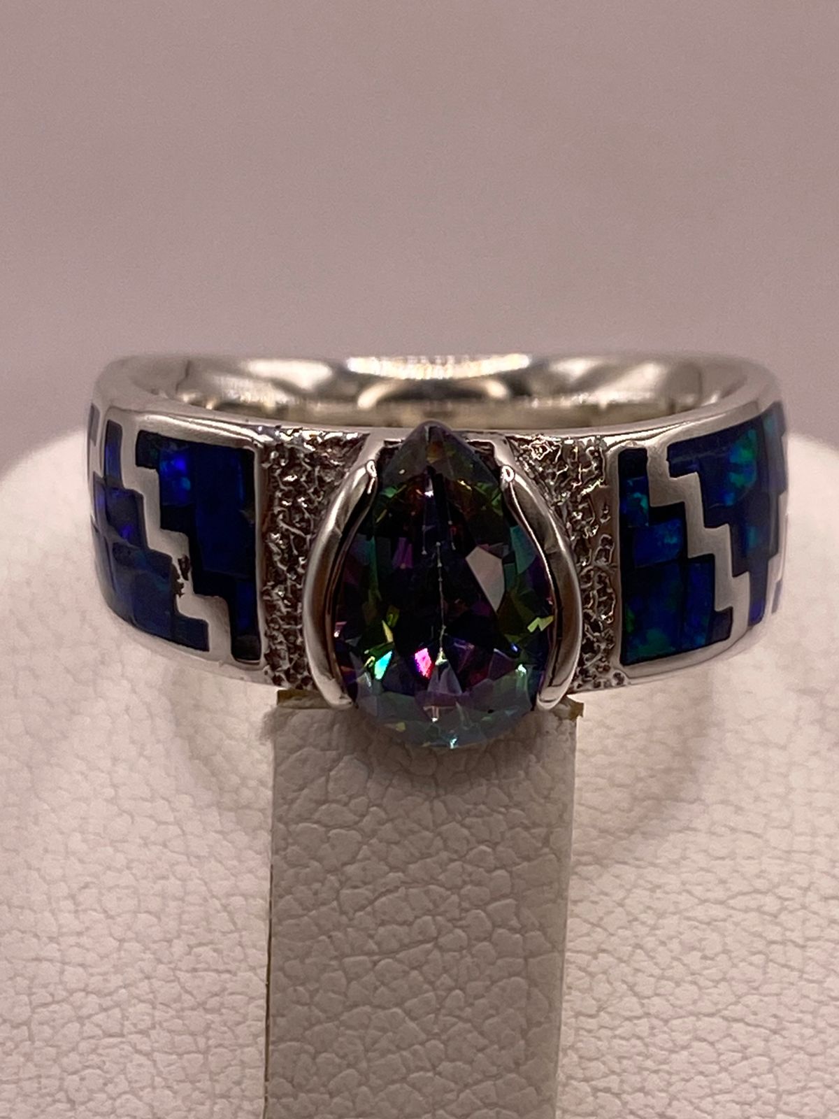 ANILLO GRECA DE PLATA LEY 950 CON ÓPALO DE FUEGO Y ZIRCONIA