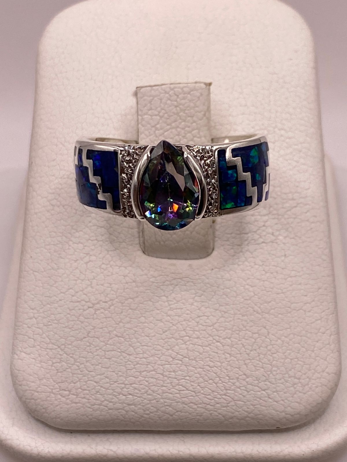 ANILLO GRECA DE PLATA LEY 950 CON ÓPALO DE FUEGO Y ZIRCONIA