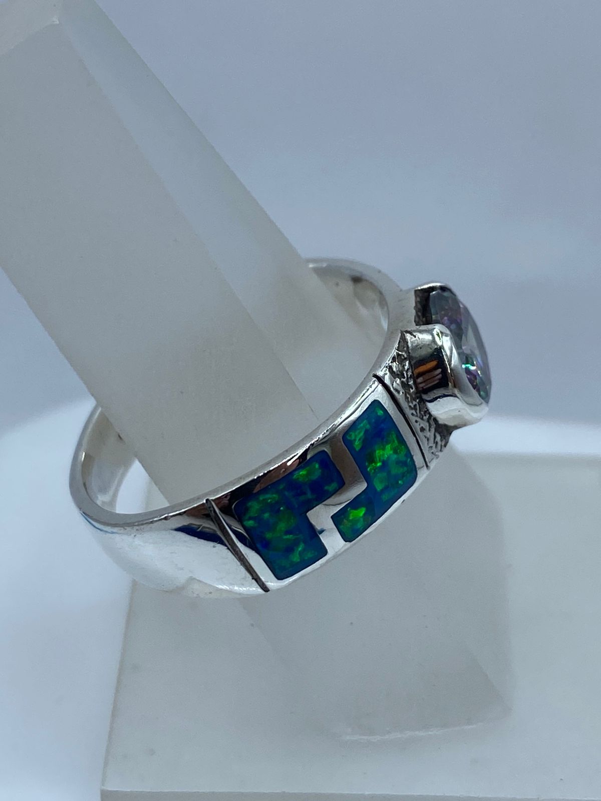Anillo Greca de Plata .950 con Ópalo de Fuego y Zirconia