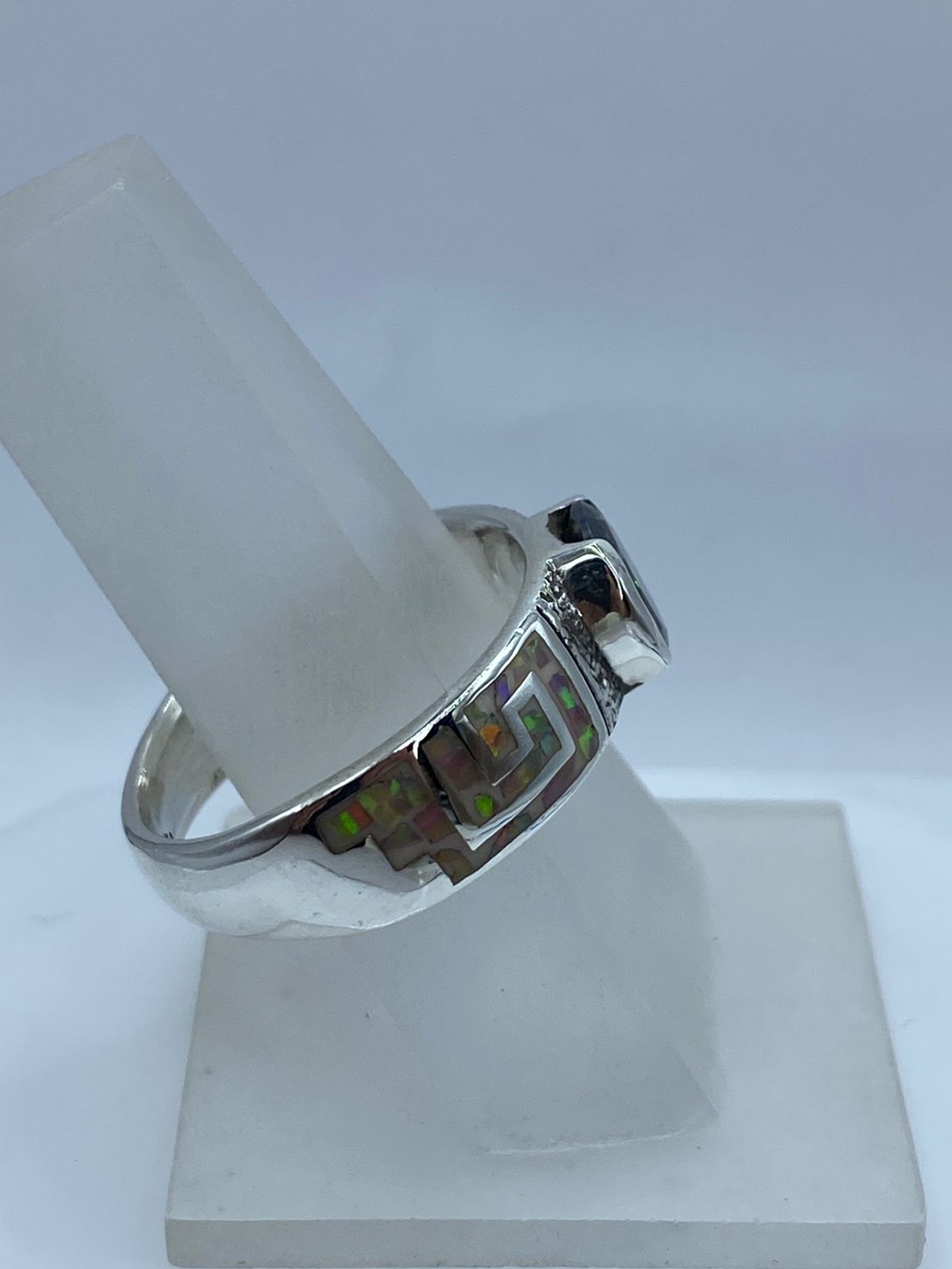 Anillo Greca de Plata .950 con Ópalo de Fuego y Zirconia Multicolor