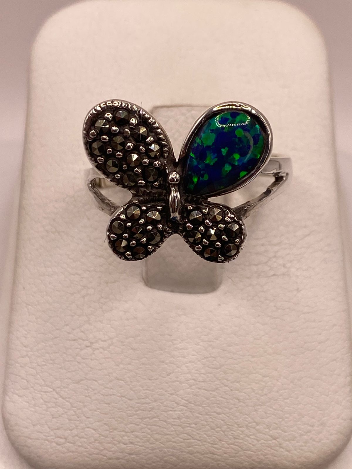 Anillo Mariposa de Plata Ley 925 con Ópalo de Fuego y Marquesitas