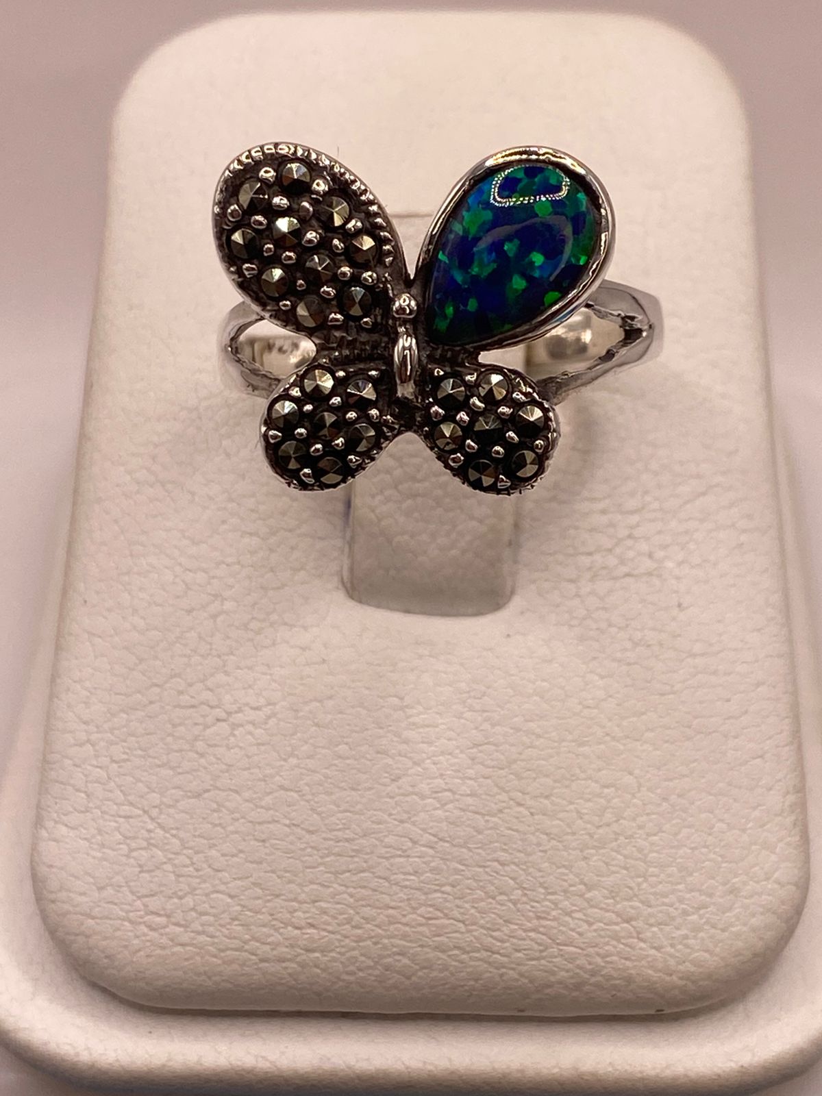 Anillo Mariposa de Plata Ley 925 con Ópalo de Fuego y Marquesitas