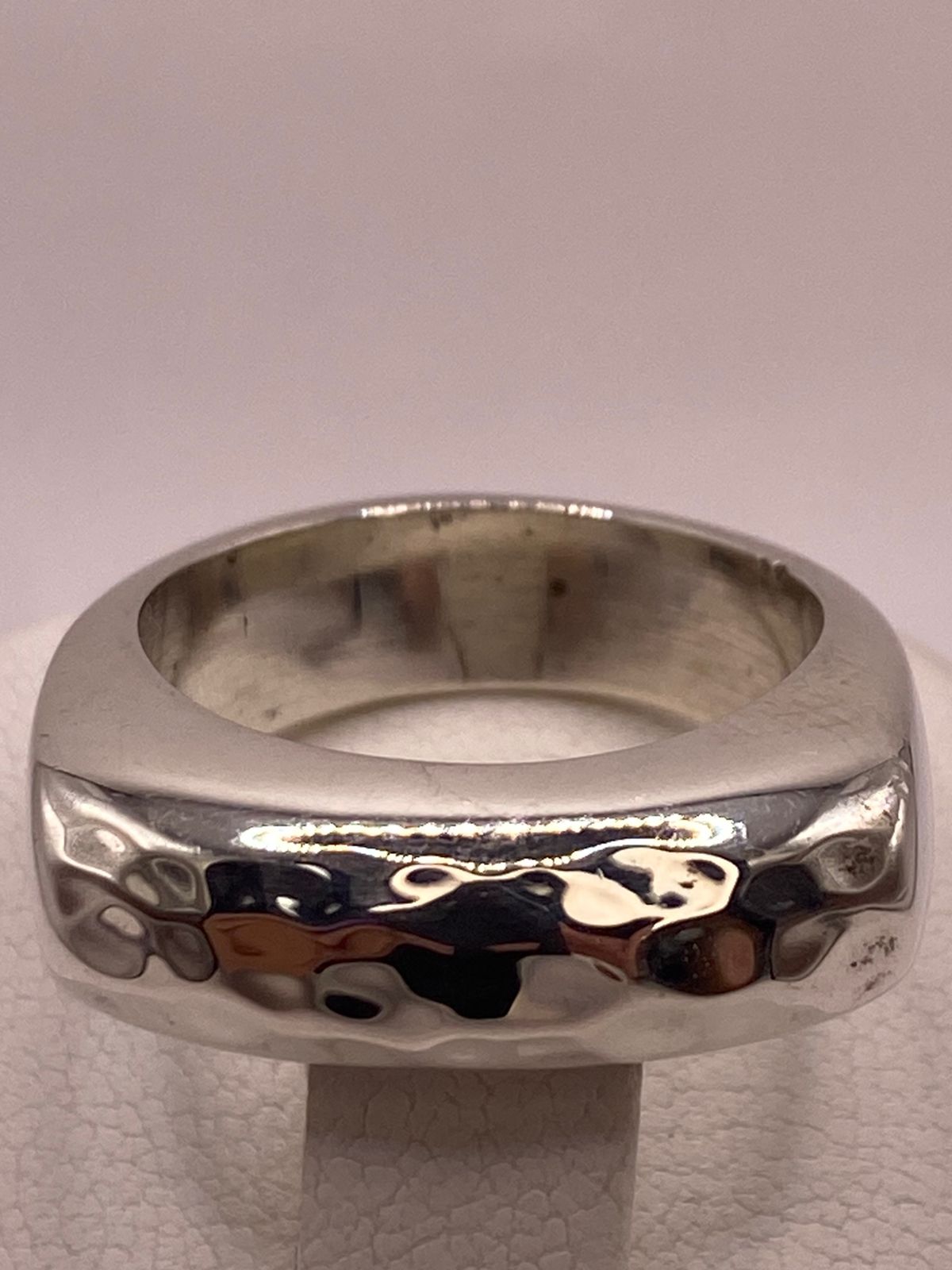 ANILLO MARTILLADO DE PLATA LEY 925