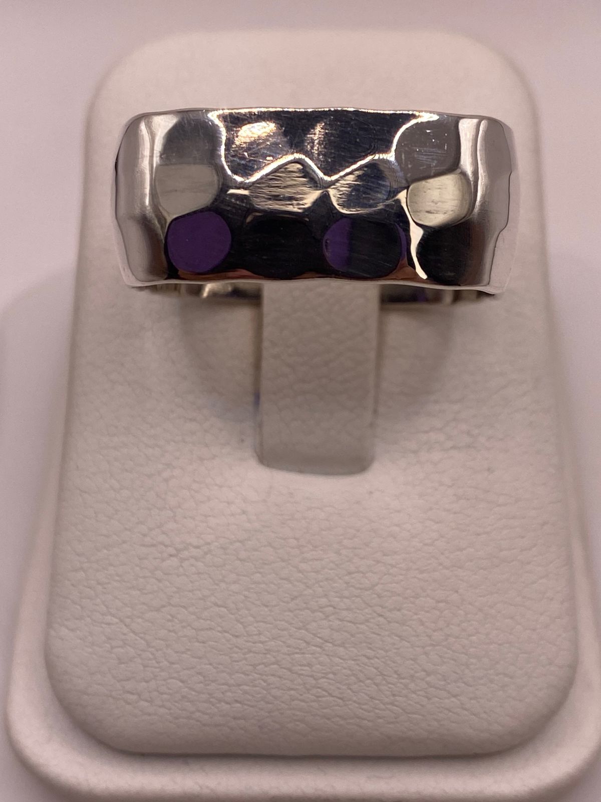ANILLO MARTILLADO DE PLATA LEY 925 DISEÑO MINIMALISTA