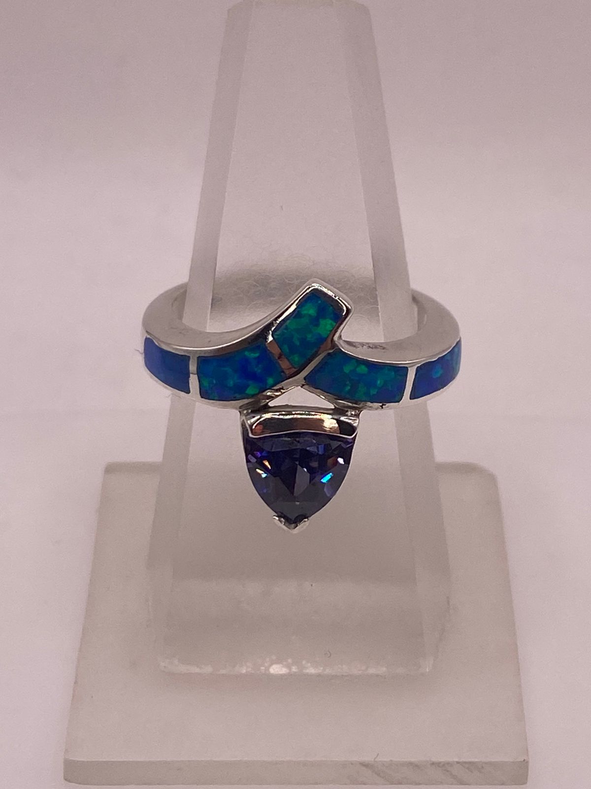 Anillo Moderno Ópalo Azul & Zirconia Tanzanita Trillion Plata 950