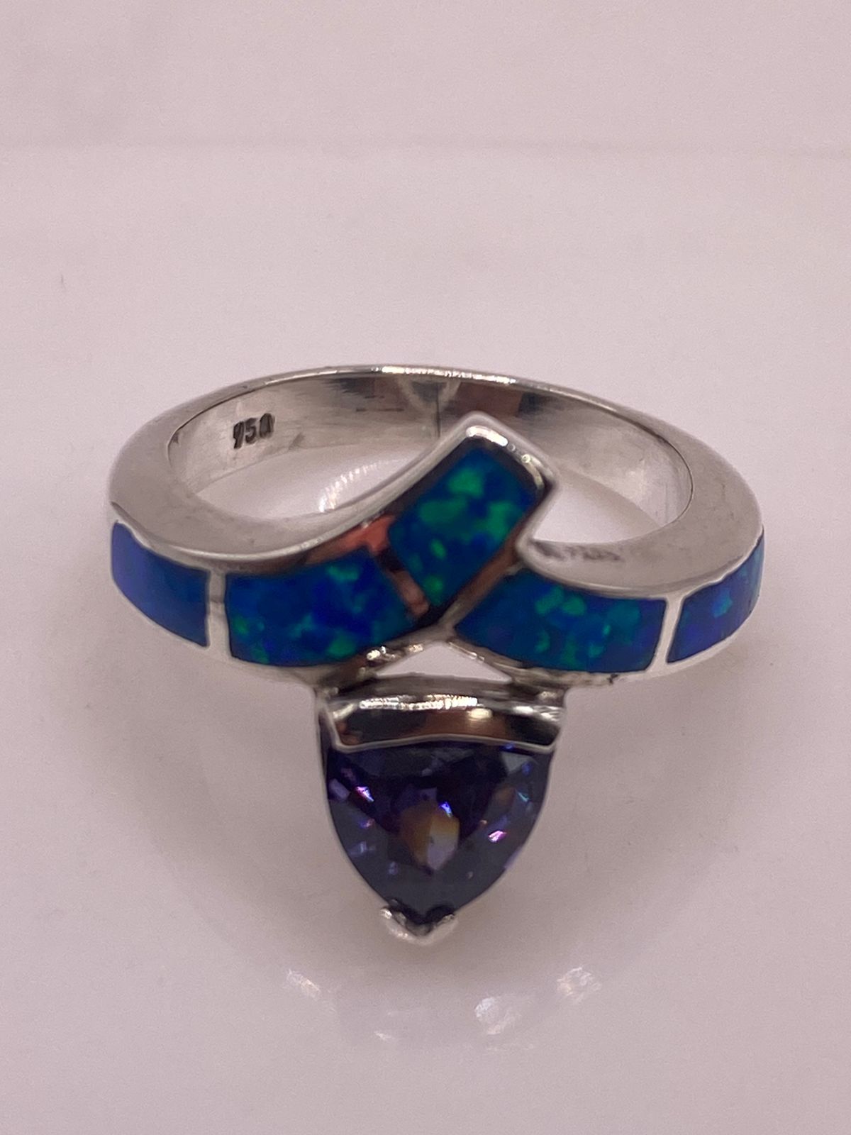 Anillo Moderno Ópalo Azul & Zirconia Tanzanita Trillion Plata 950