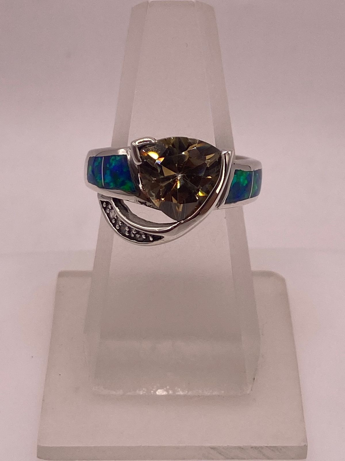 Anillo Moderno Ópalo Azul & Zirconia Trillion Cuarzo Ahumado Plata 925