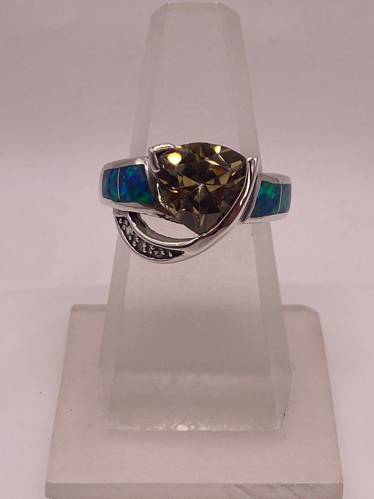 Anillo Moderno Ópalo Azul & Zirconia Trillion Cuarzo Ahumado Plata 925