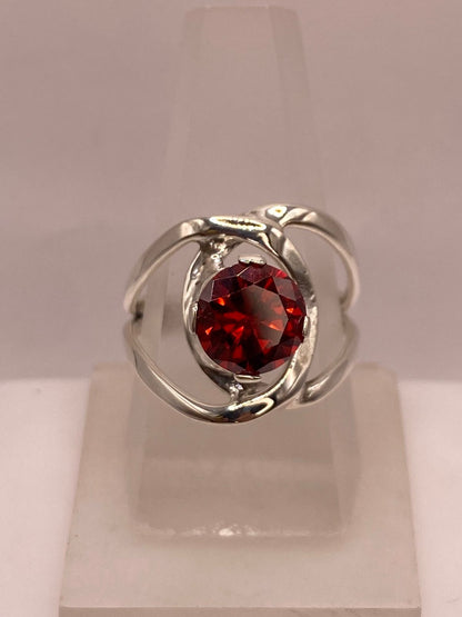 Anillo Moderno con Piedra Roja en Plata 925