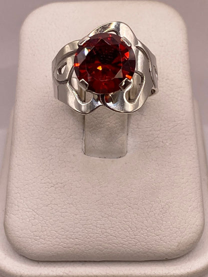Anillo Ondulado de Plata Ley 925 con Zirconia Roja