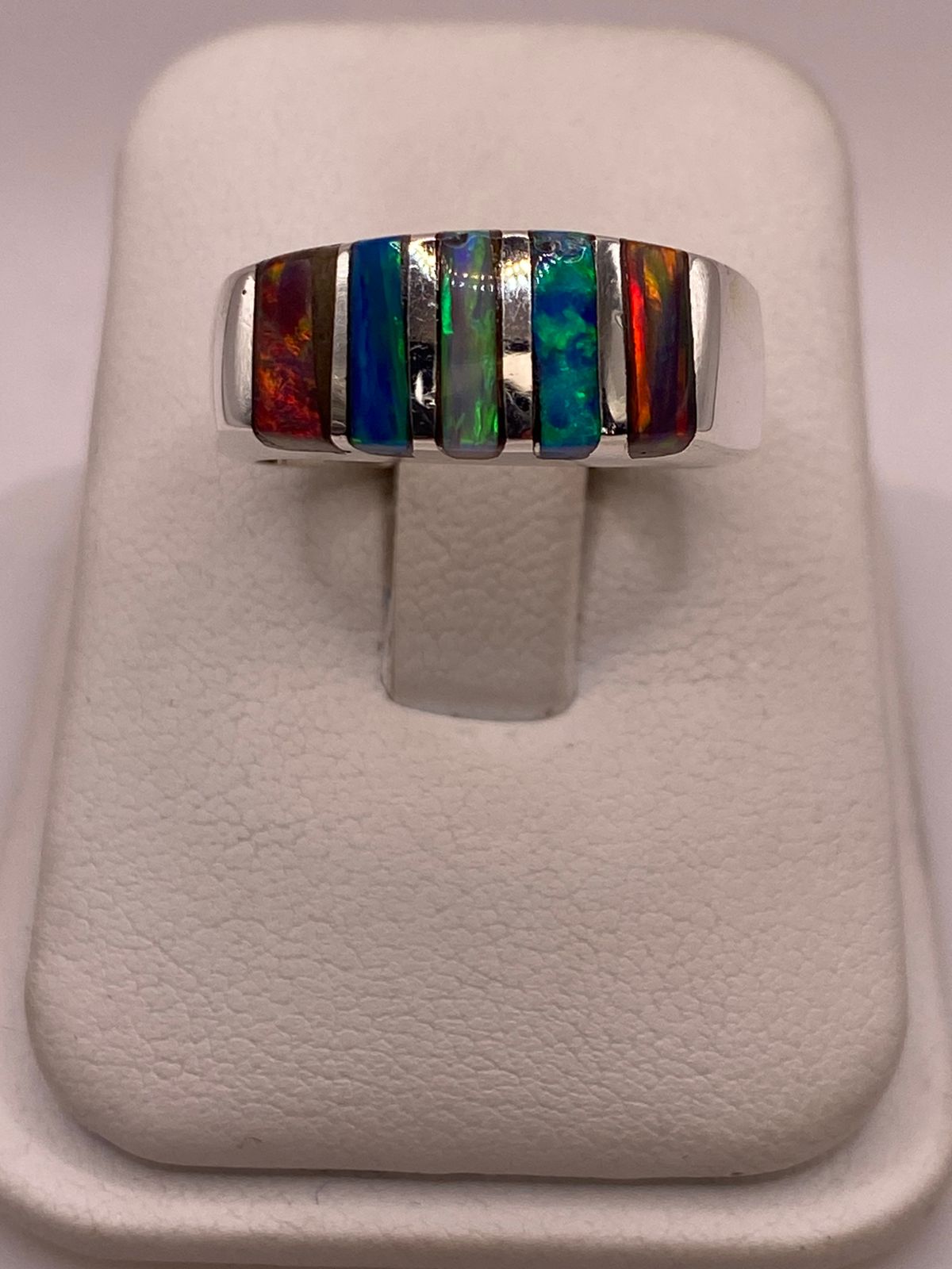 ANILLO DE ÓPALO DE FUEGO MULTICOLOR IRIDISCENTE EN PLATA LEY .925