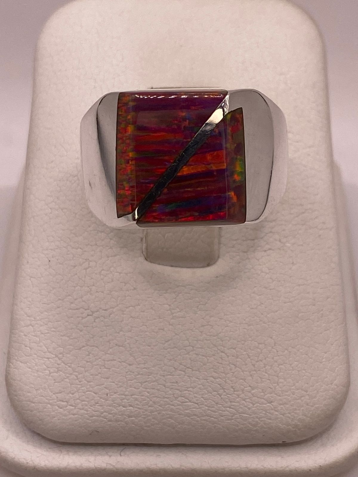 Anillo de Ópalo de Fuego Multicolor en Plata Ley .925