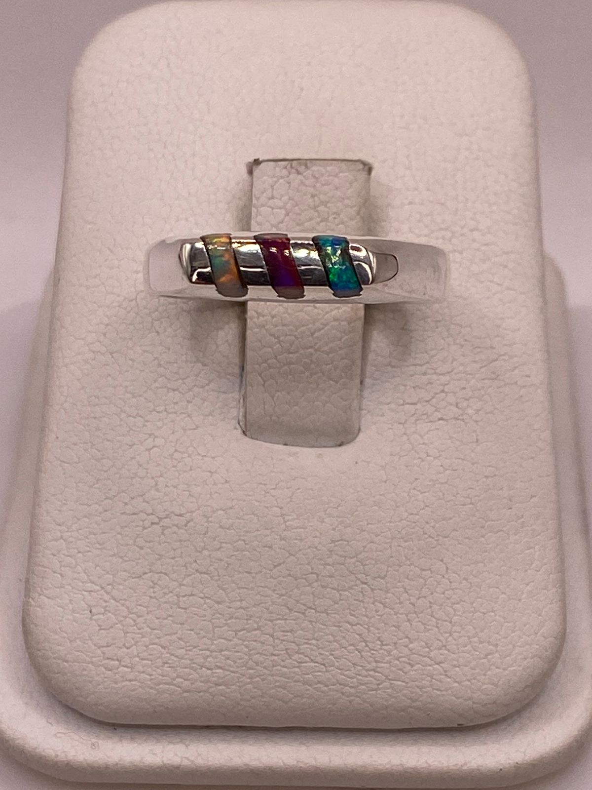 Anillo con Ópalo de Fuego Multicolor en Plata Ley .925