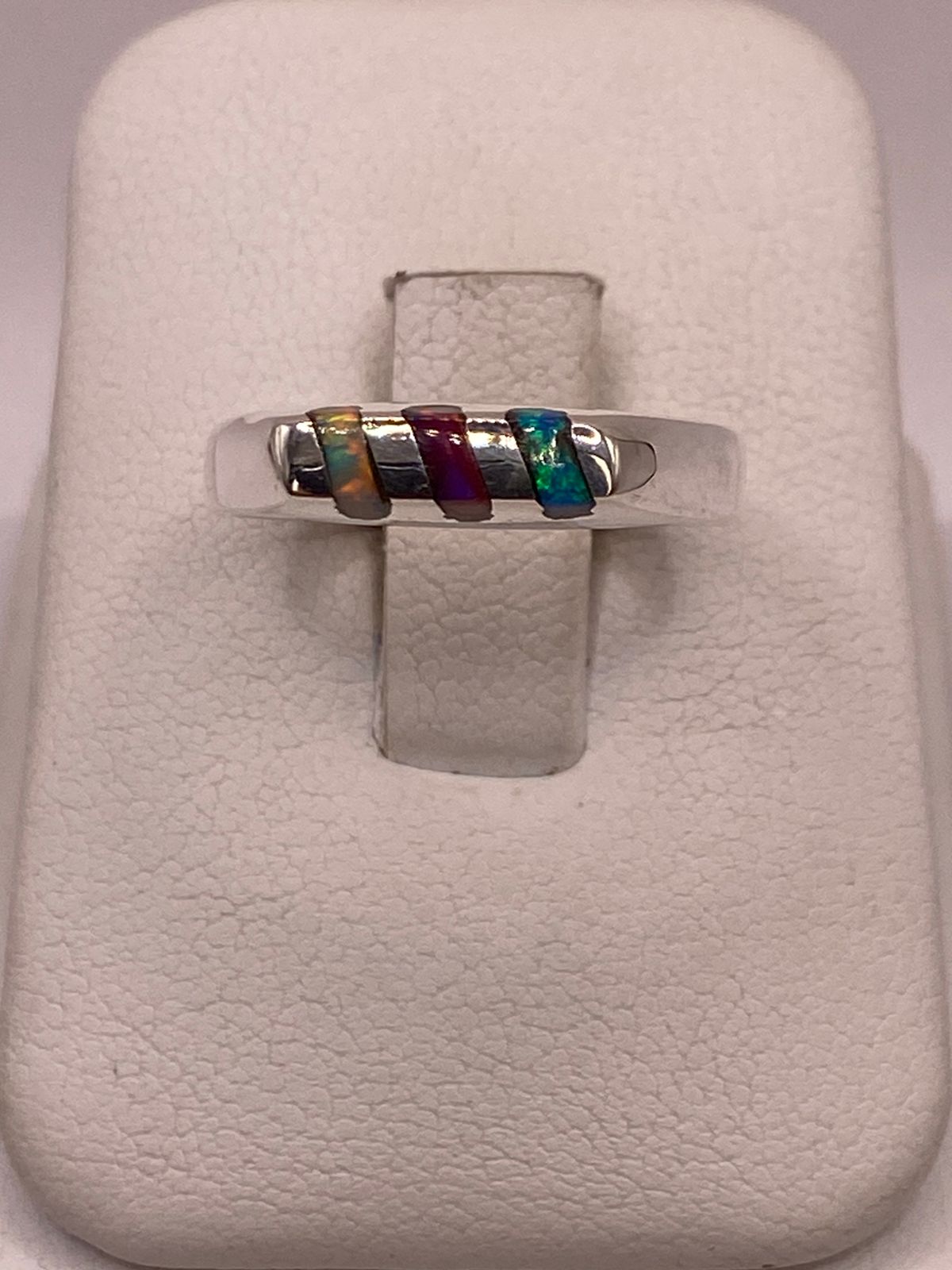 Anillo con Ópalo de Fuego Multicolor en Plata Ley .925