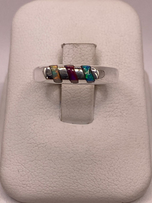 Anillo con Ópalo de Fuego Multicolor en Plata Ley .925, vista frontal