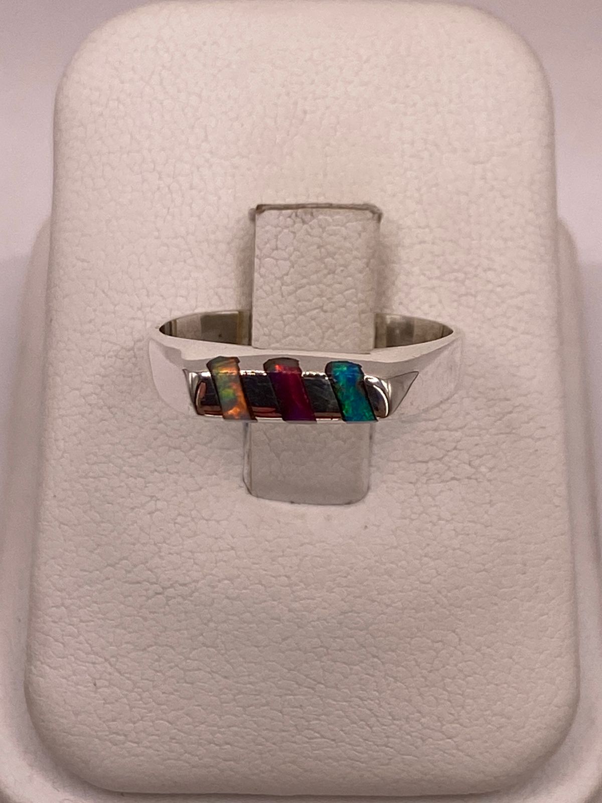 Anillo con Ópalo de Fuego Multicolor en Plata Ley .925